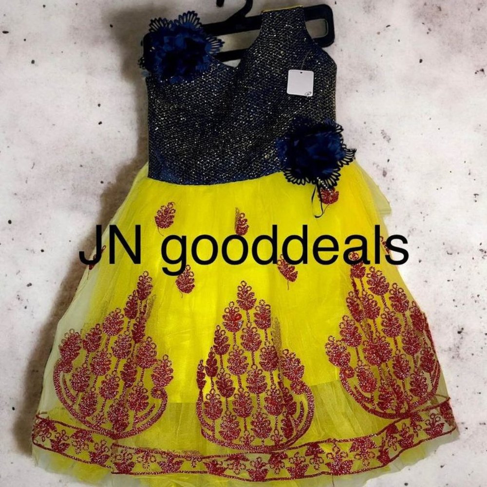 designer frock for girls ( 5-6 yrs)
